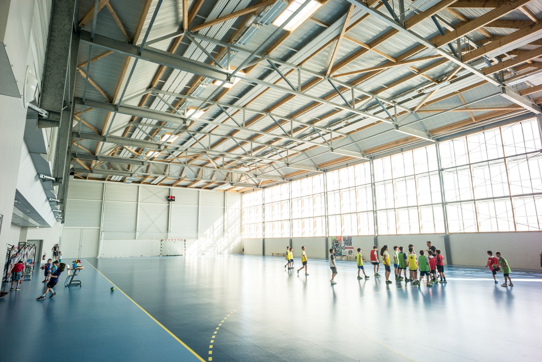 interieur gymnase handball